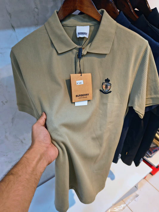 Olive Burberry collar tshirt